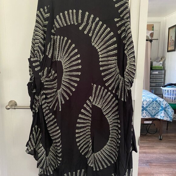 NWT Manaola Native Hawaiian Designer Aalii Top Blouse Buttondown One Size NEW - Picture 3 of 3